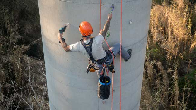 Ascend-Rope-Access-Compliance-with-Regulations